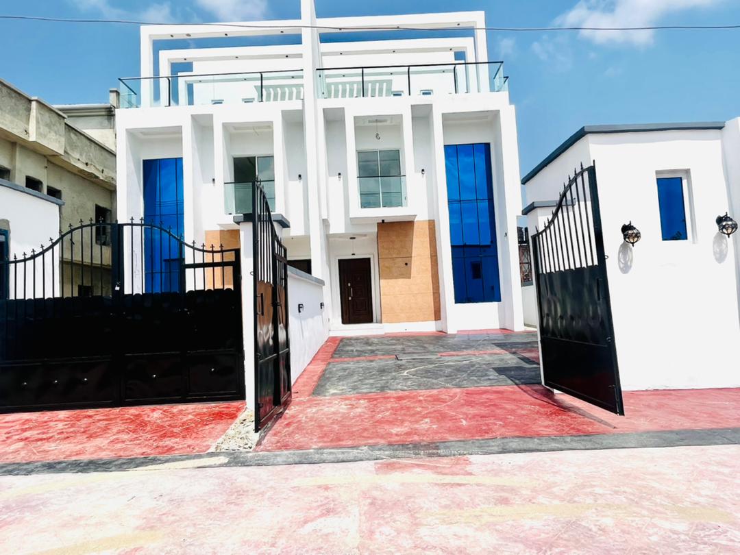 LUXURY 2 FLOORS 5-BEDROOM DUPLEX02.jpeg